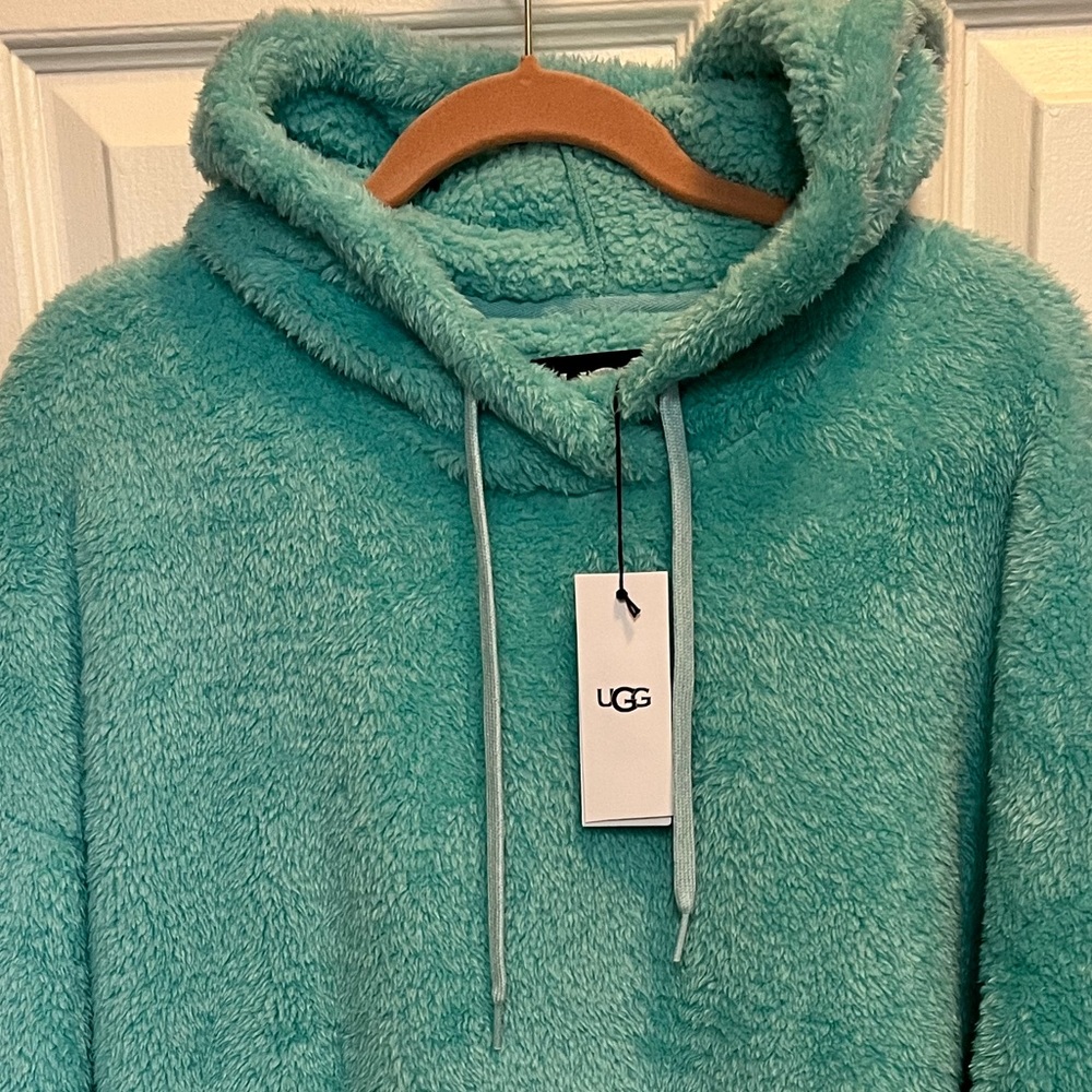 UGG NWT AUTHENTIC LOYRA SHERPA LAGUNA SOFT DROP SHOULDER SLEEVES WARM HO… - Picture 3 of 17